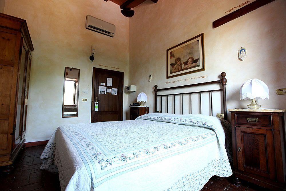 Agriturismo Casanova Di Pescille San Gimignano Exterior photo