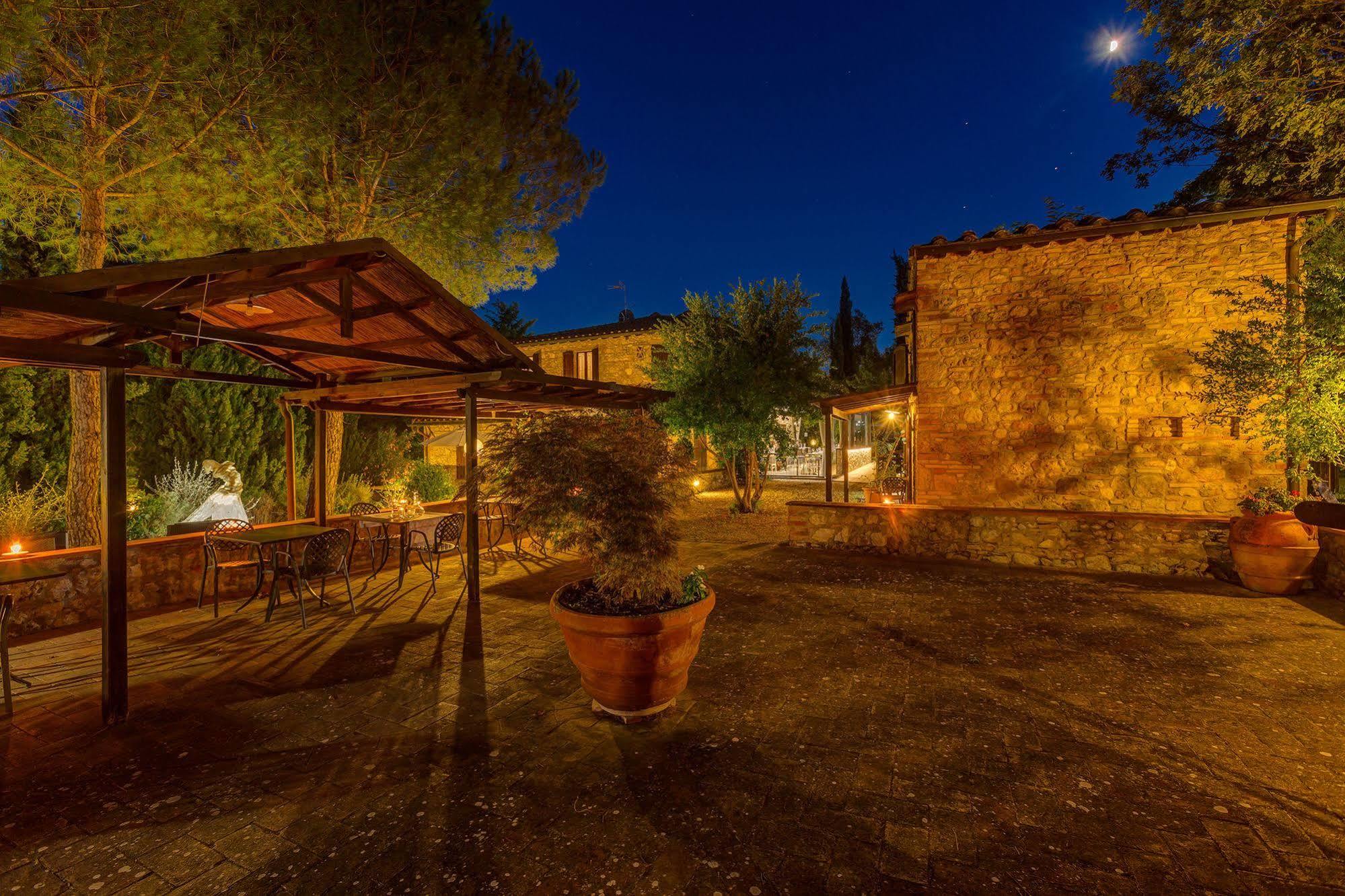 Agriturismo Casanova Di Pescille San Gimignano Exterior photo